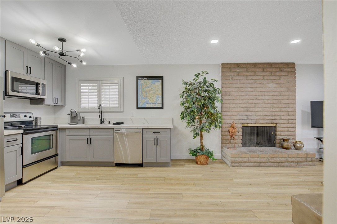 4273 Hazelcrest Drive