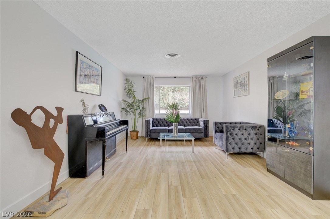 4273 Hazelcrest Drive