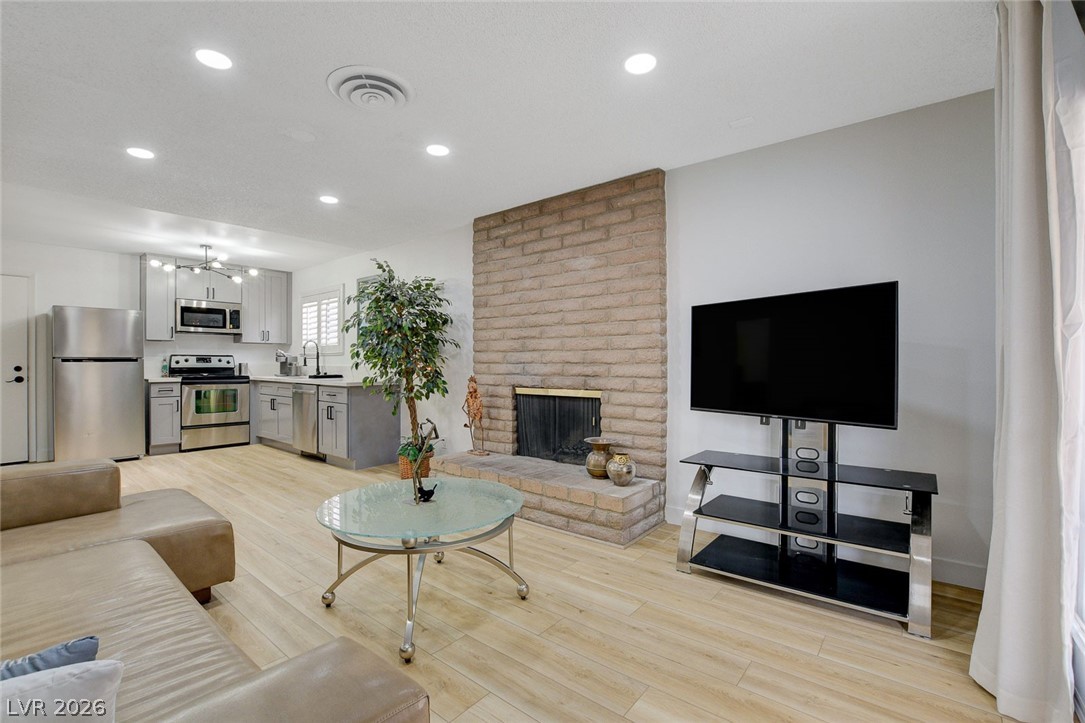 4273 Hazelcrest Drive