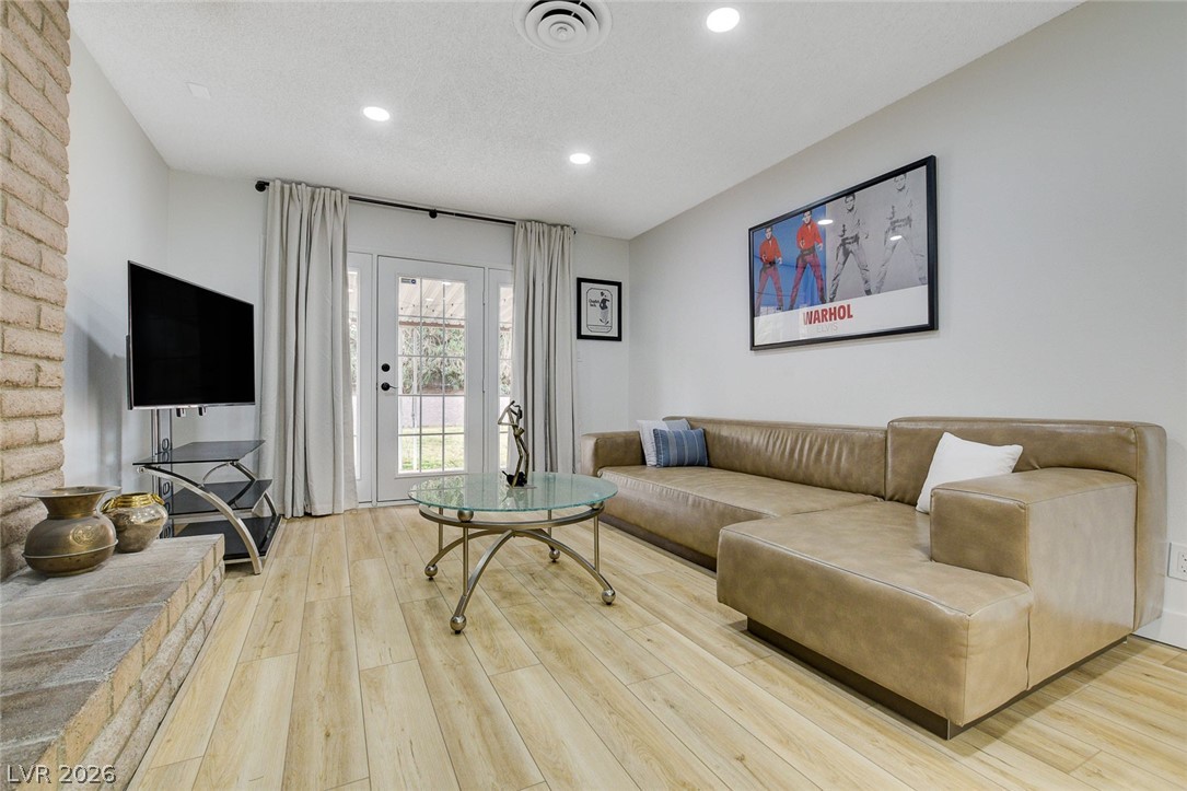 4273 Hazelcrest Drive