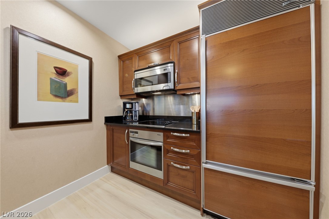 135 East Harmon Avenue 2721