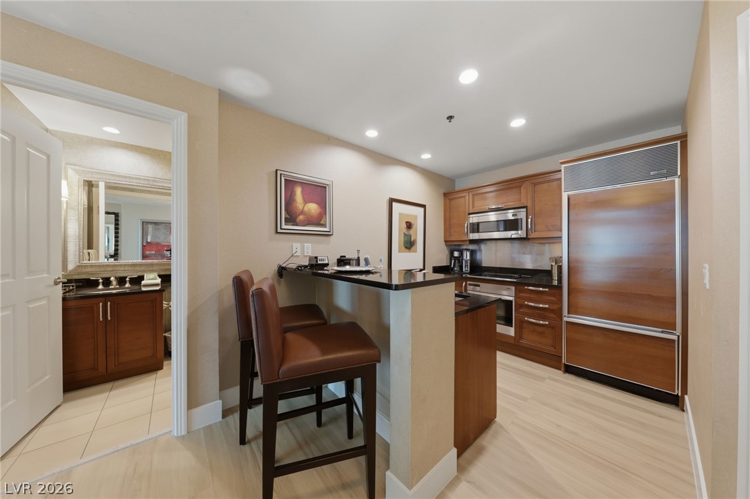 135 East Harmon Avenue 2721