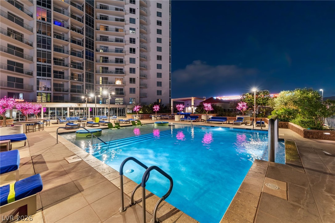 200 West Sahara Avenue 4004