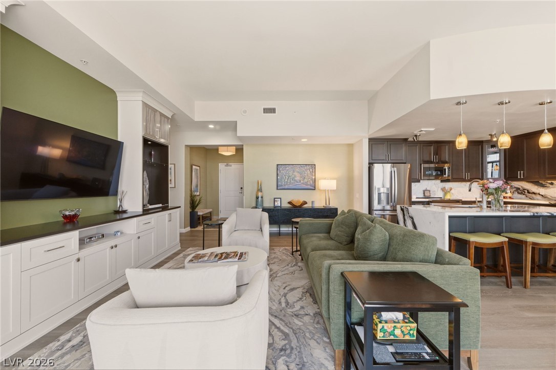 200 West Sahara Avenue 4004