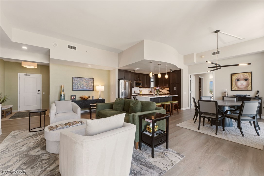 200 West Sahara Avenue 4004