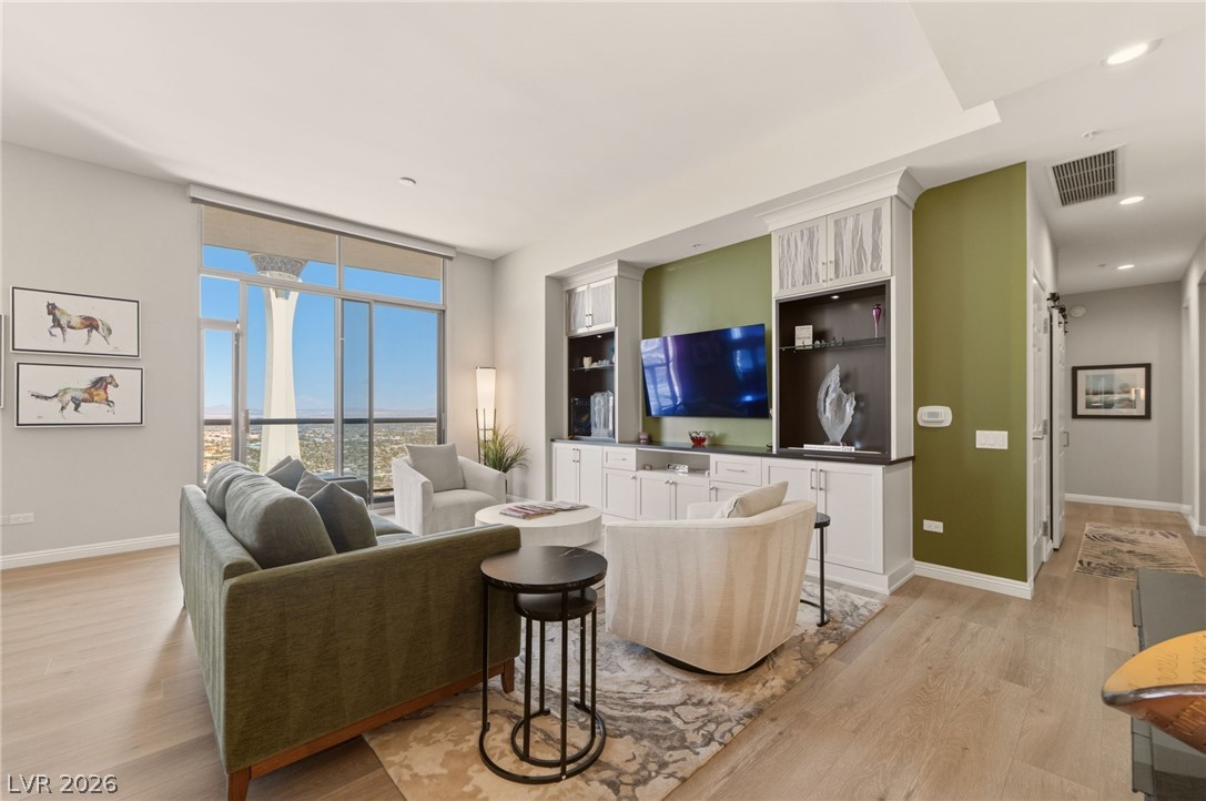 200 West Sahara Avenue 4004