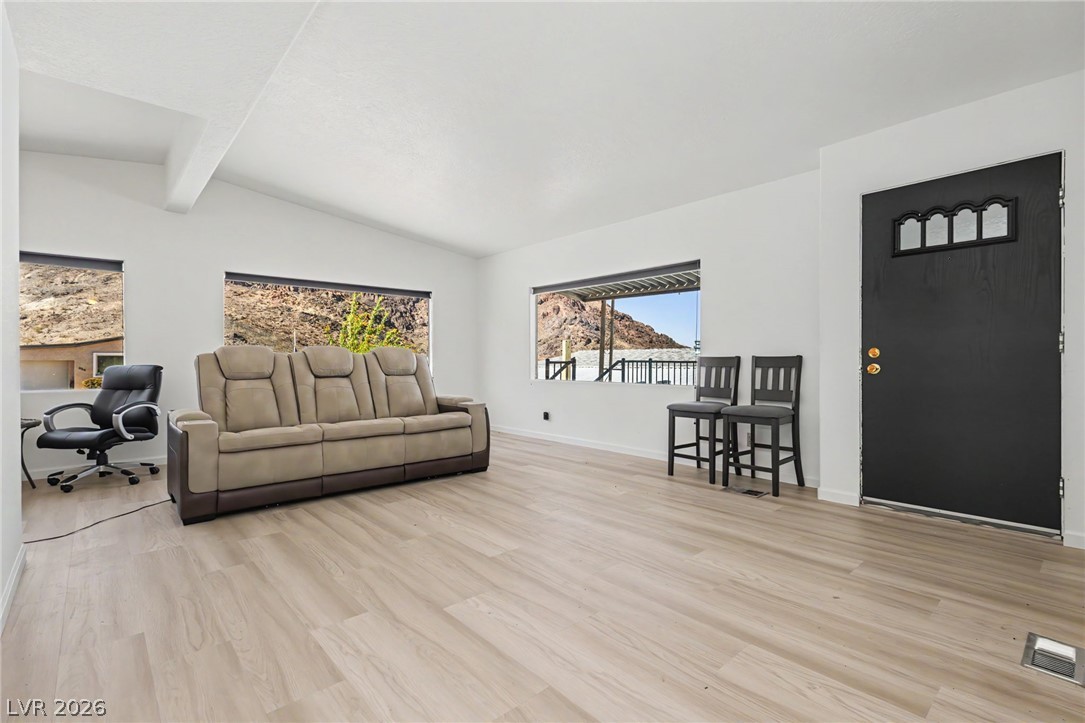 653 Mount Bona Way