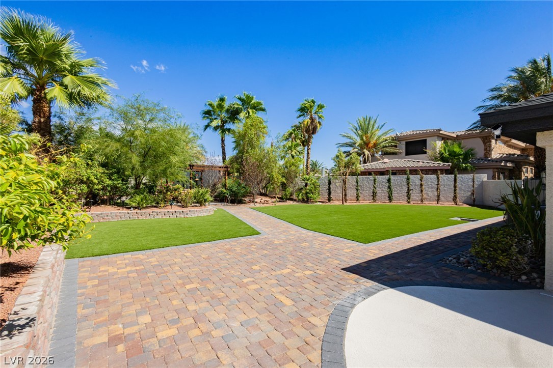 3125 Shadowleaf Court