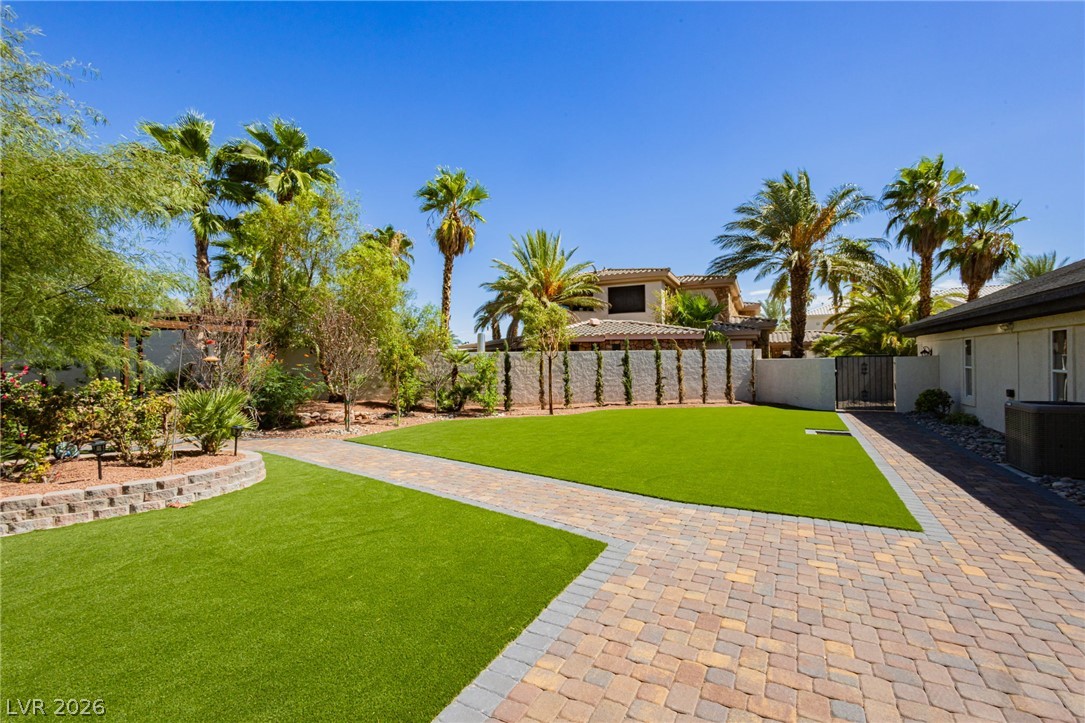 3125 Shadowleaf Court