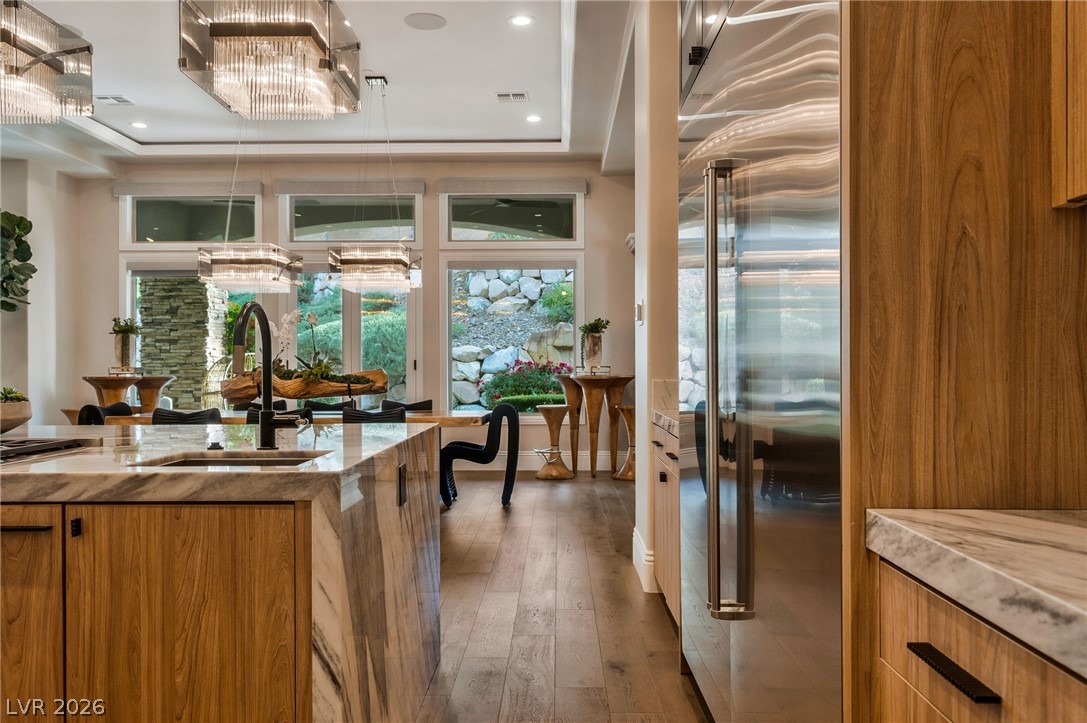 5 Wood Creek Court