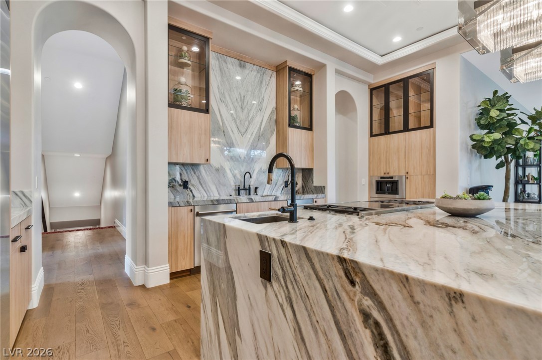 5 Wood Creek Court