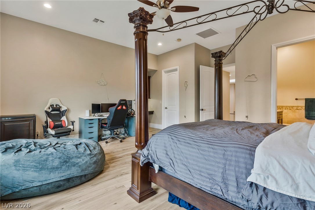 5 Wood Creek Court