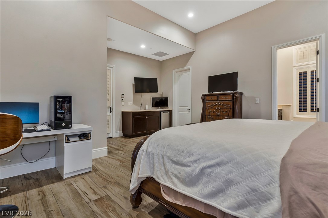 5 Wood Creek Court
