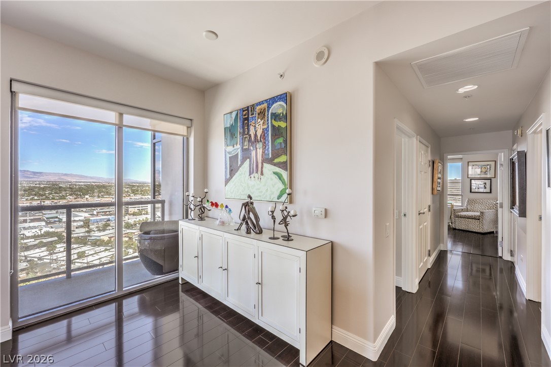 200 West Sahara Avenue 1901