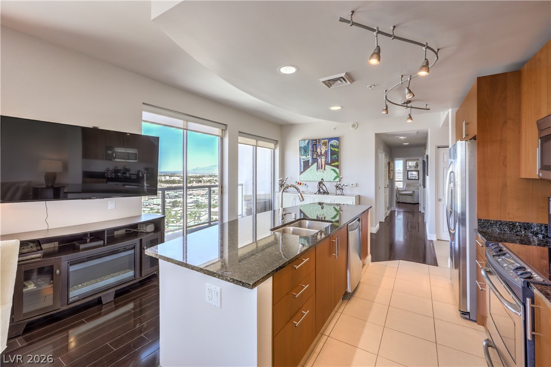 200 West Sahara Avenue 1901