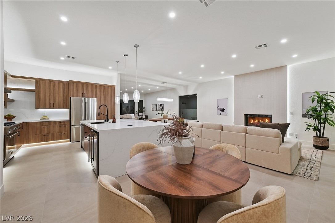 1612 Hidden Spring Drive