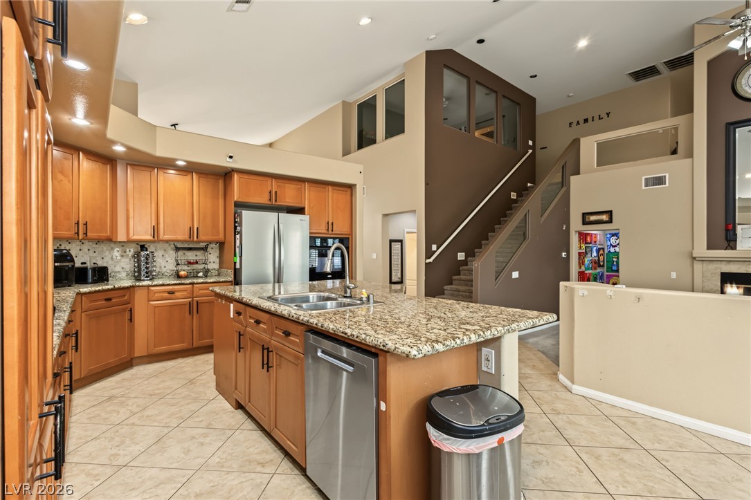 7021 Albatross Attic Street