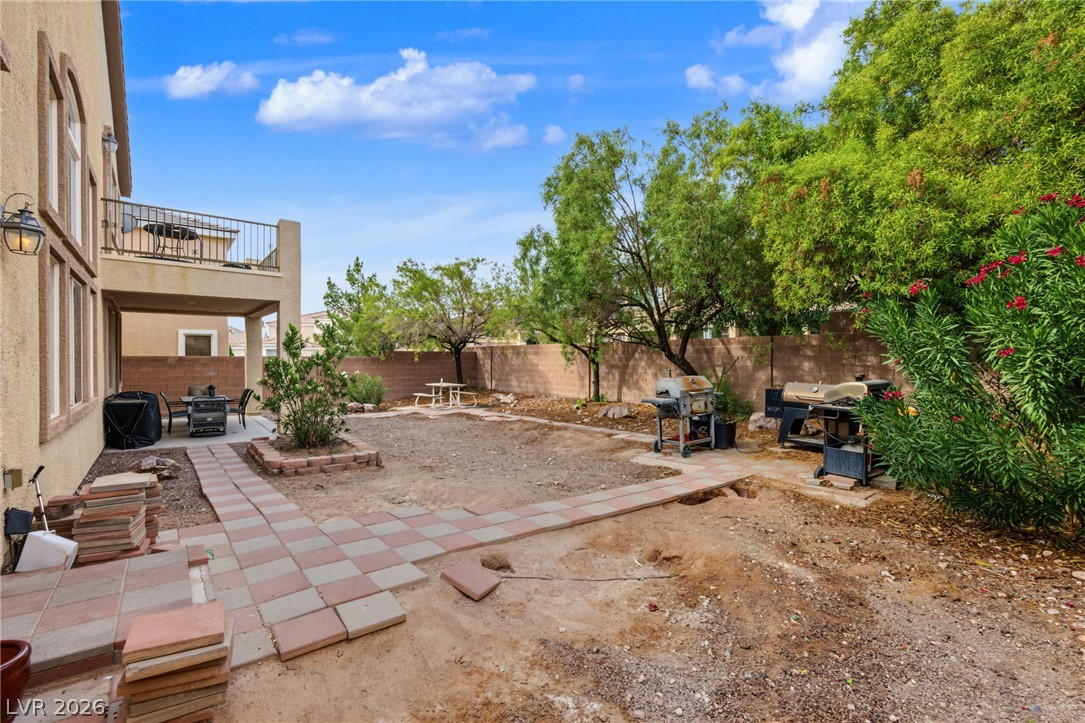 7021 Albatross Attic Street