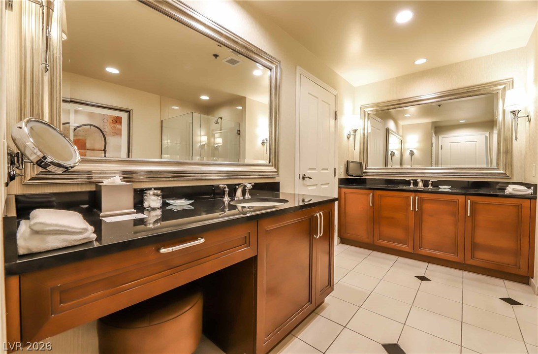135 East Harmon Avenue 3520