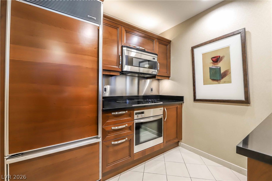 135 East Harmon Avenue 3520