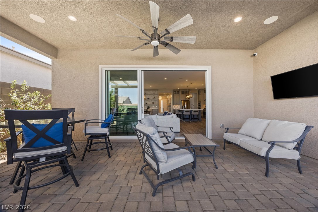 3382 Spring Rock Avenue