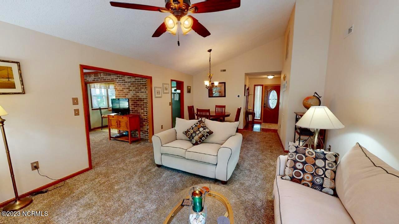 6 Niblick Court
