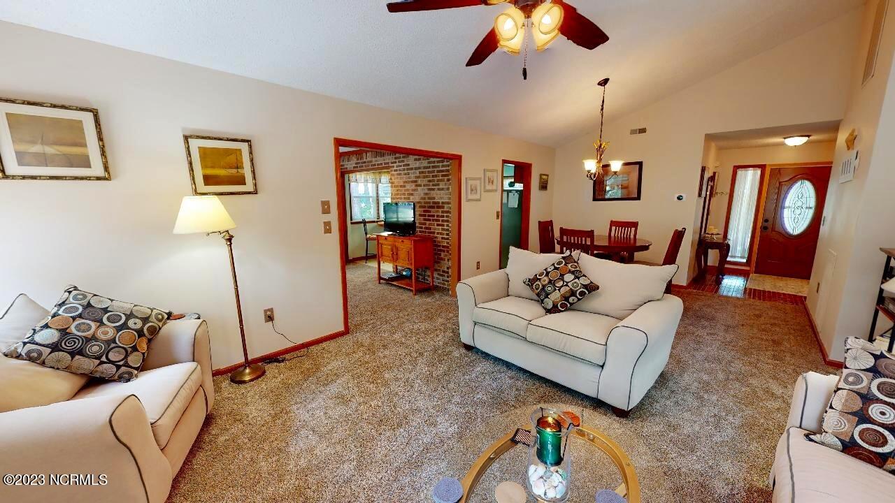 6 Niblick Court