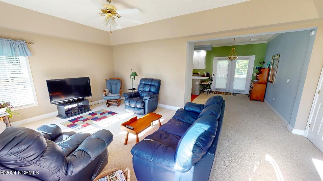 894 Palmer Drive