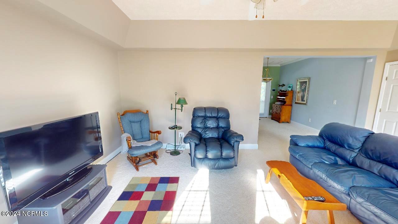 894 Palmer Drive