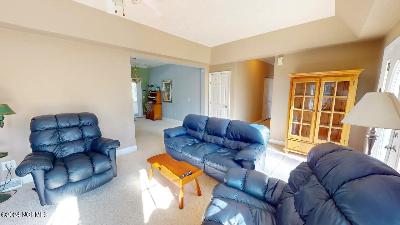 894 Palmer Drive