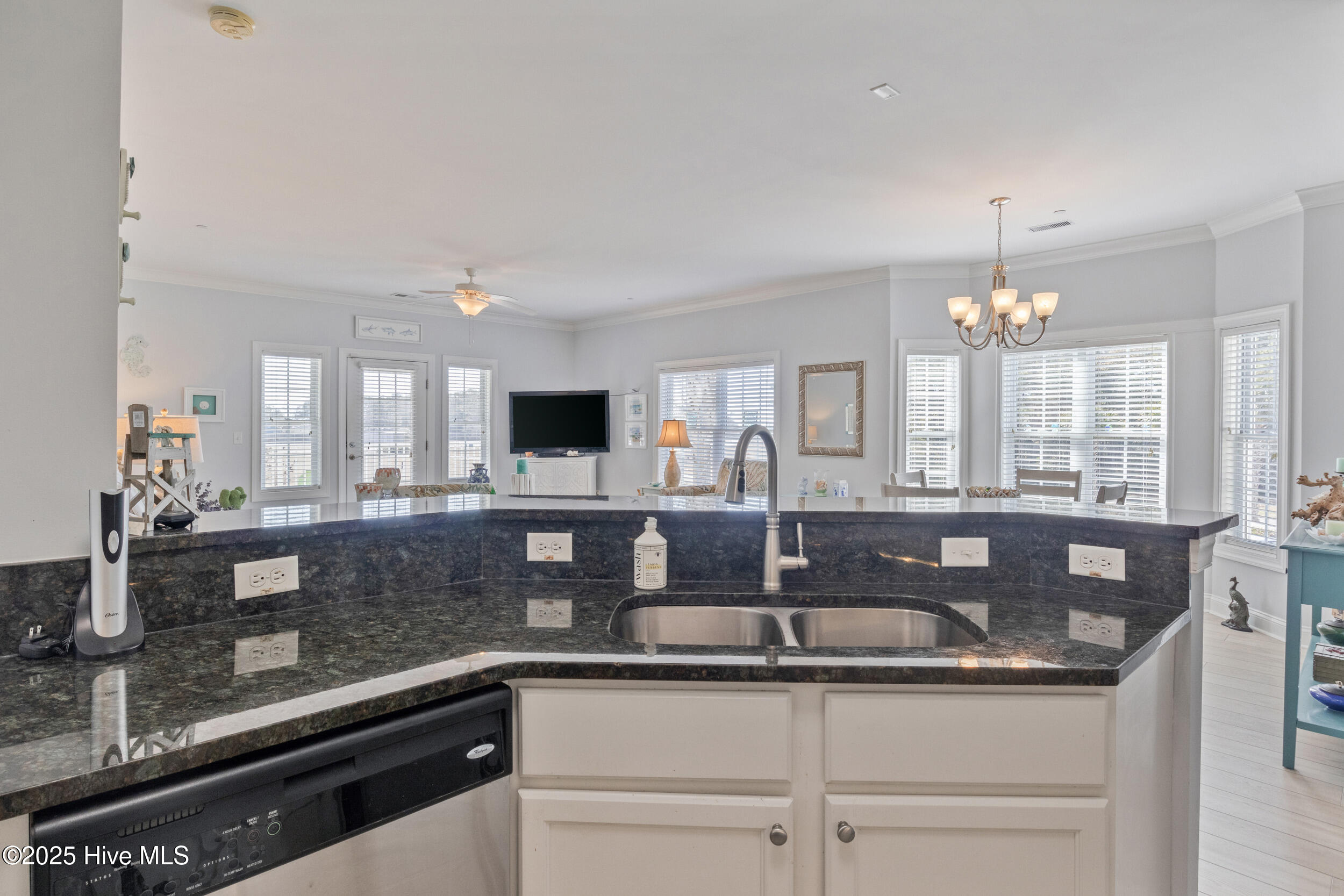 2252 Dolphin Shores Drive SW, Unit 6 Unit 6