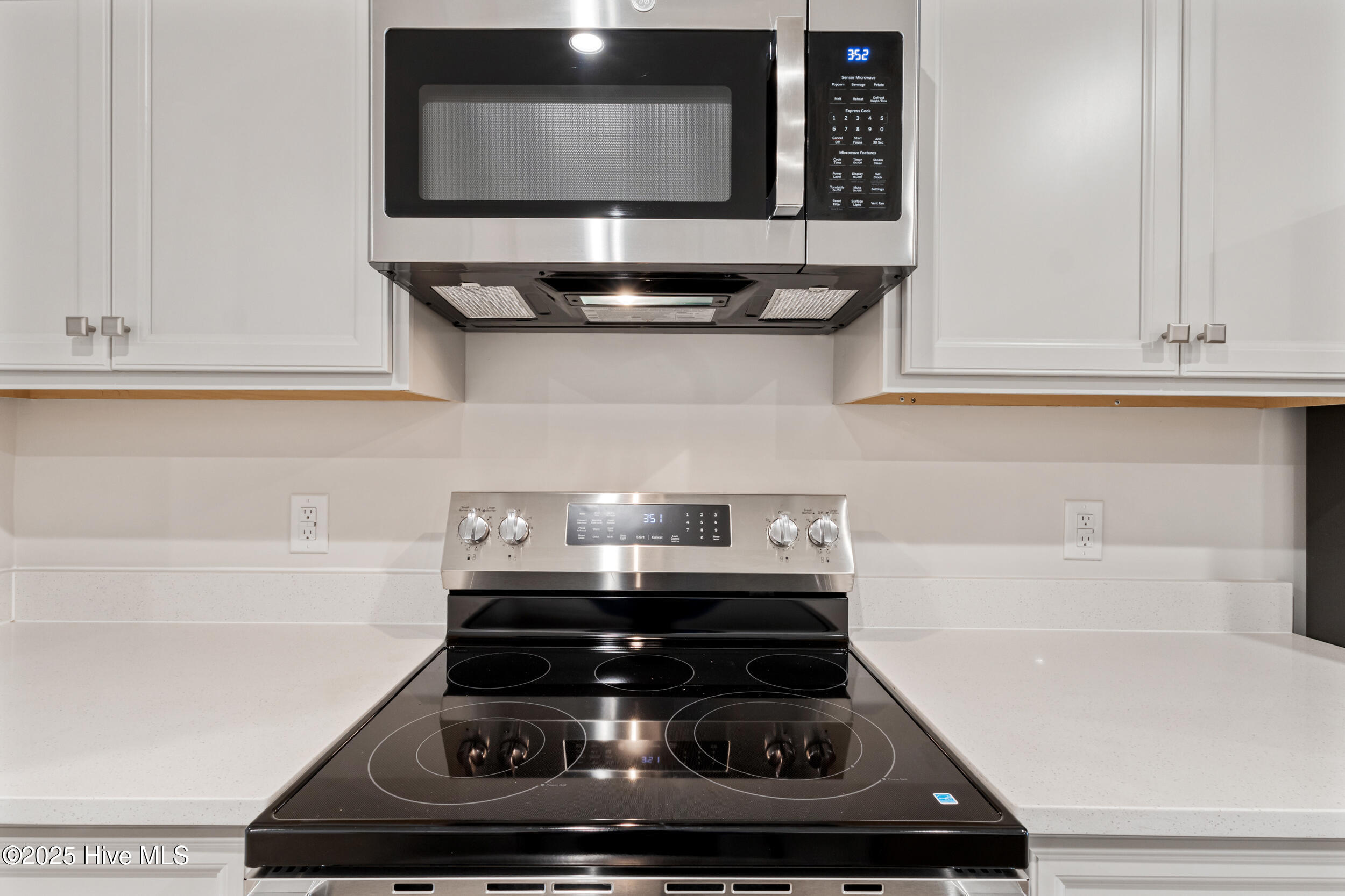 2084 Parrow Lane NW, E E