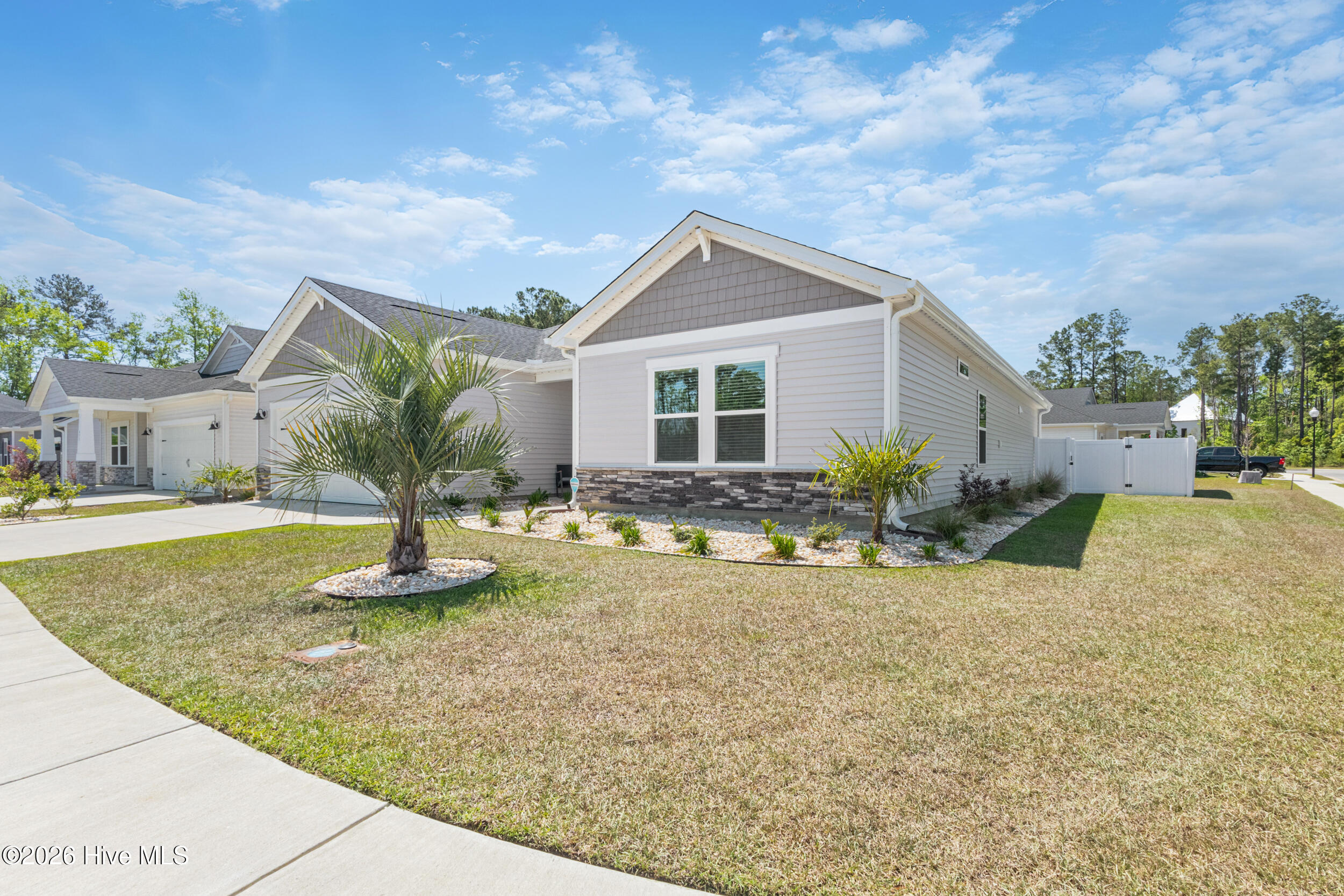 653 NW Blackthorne Circle NW
