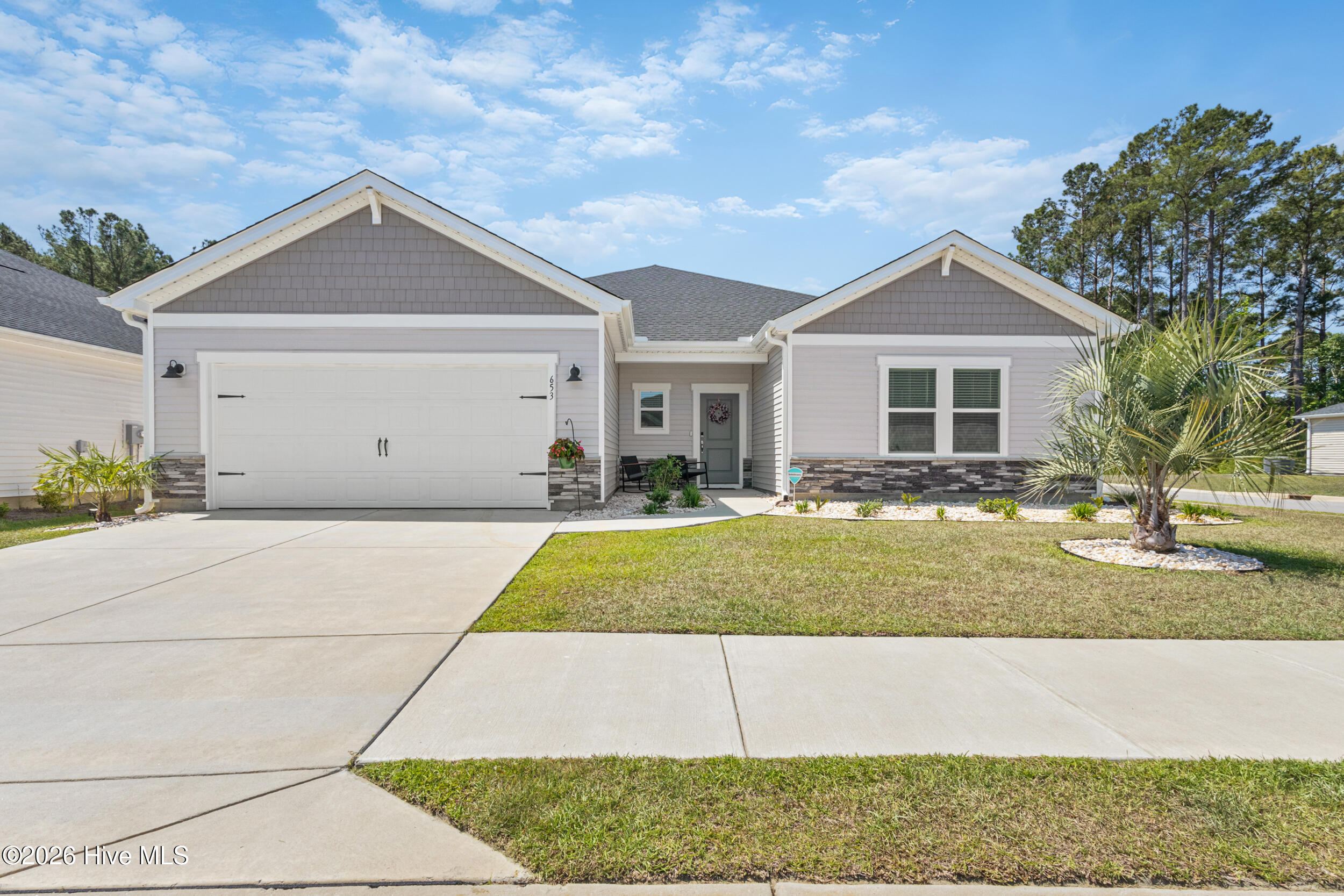 653 NW Blackthorne Circle NW