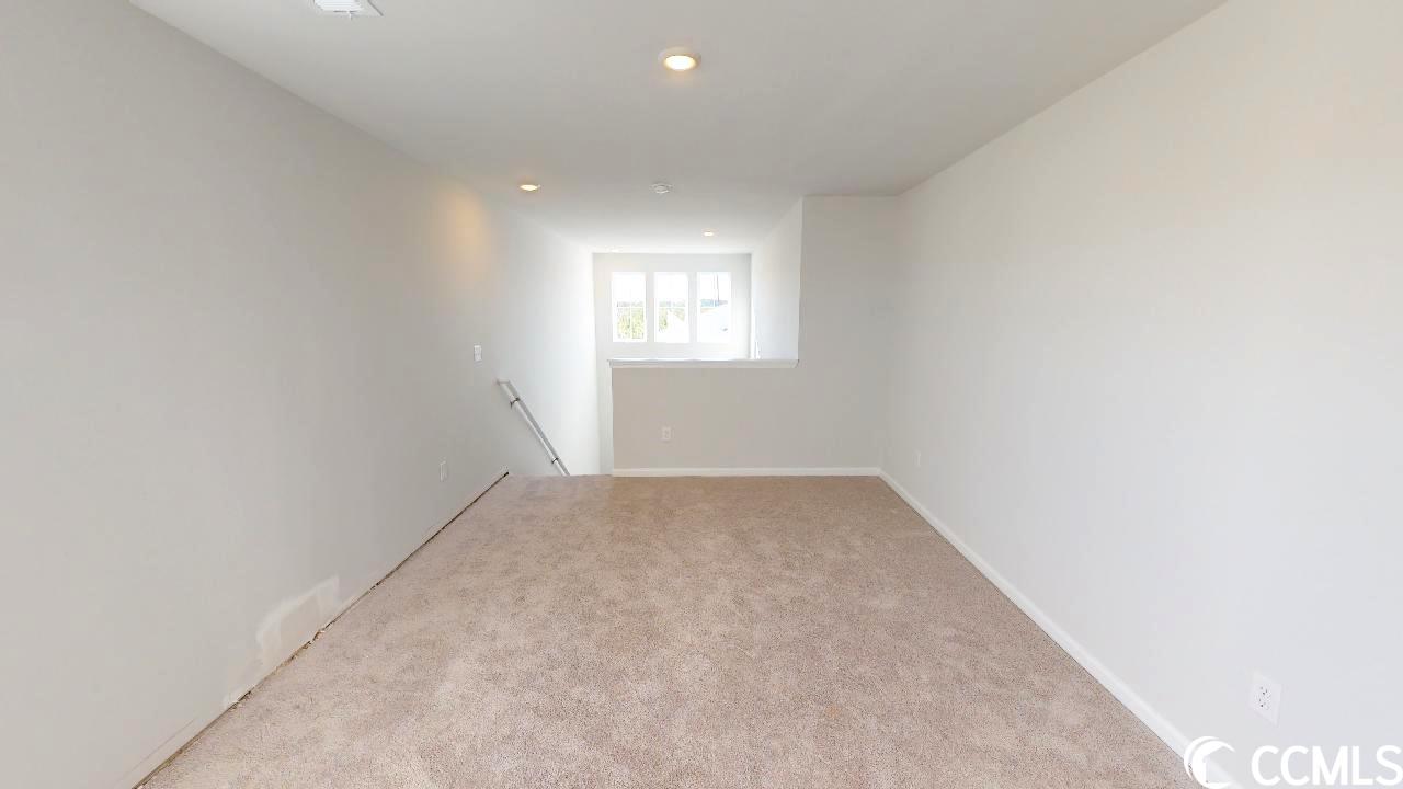 152 Saddle St