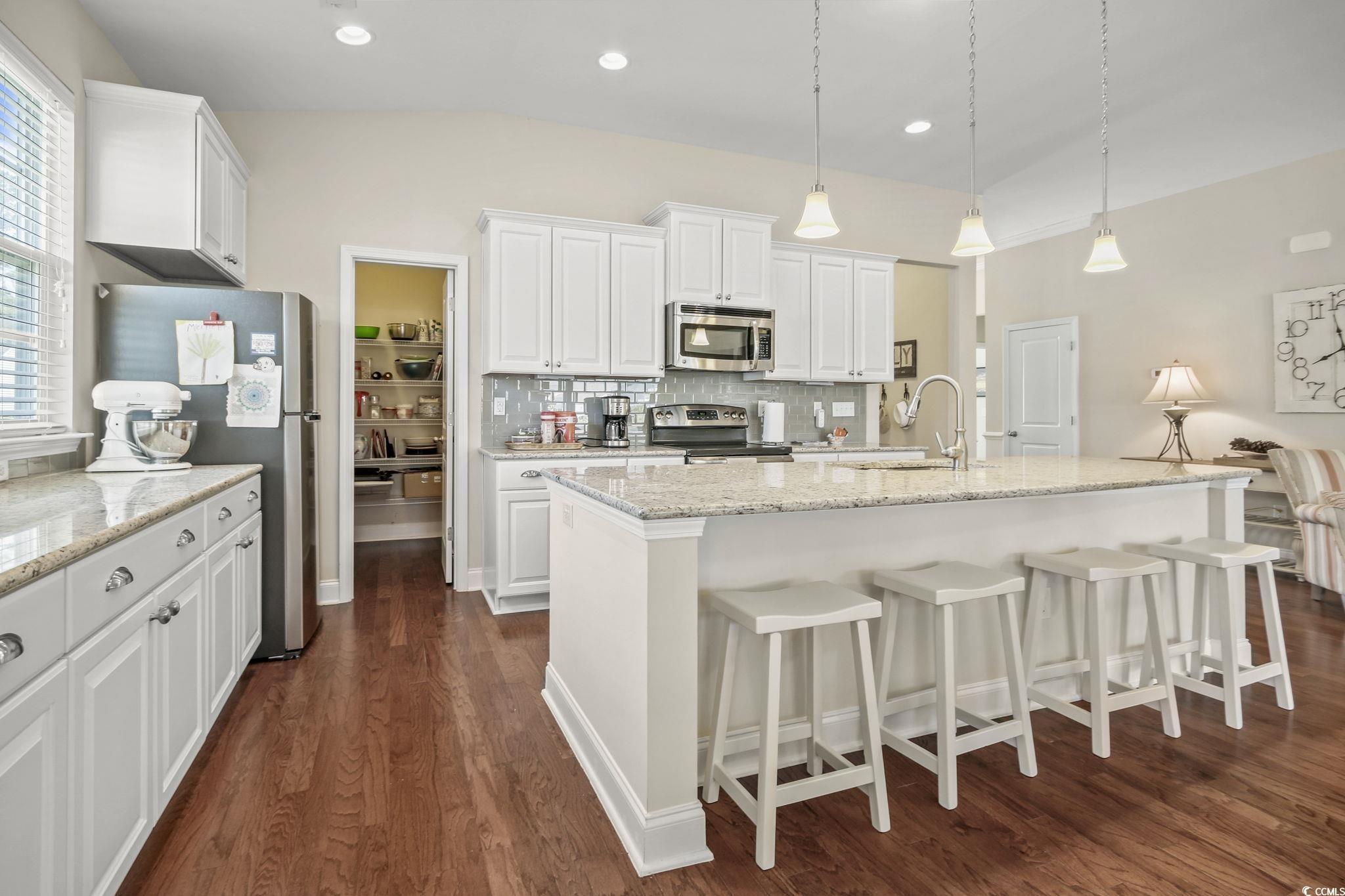 786 Callant Dr.