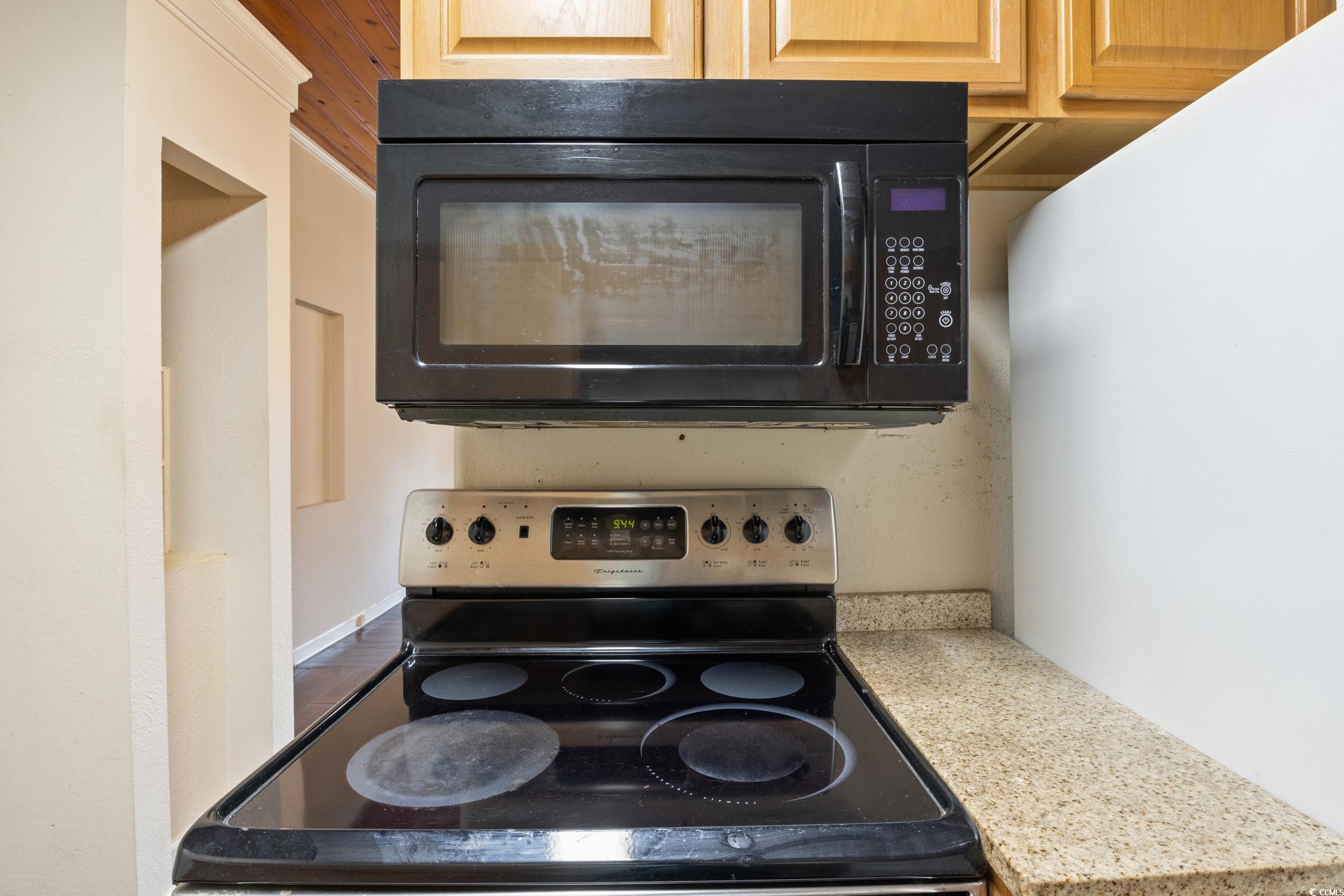 111 N Hollywood Dr. Unit: Unit A