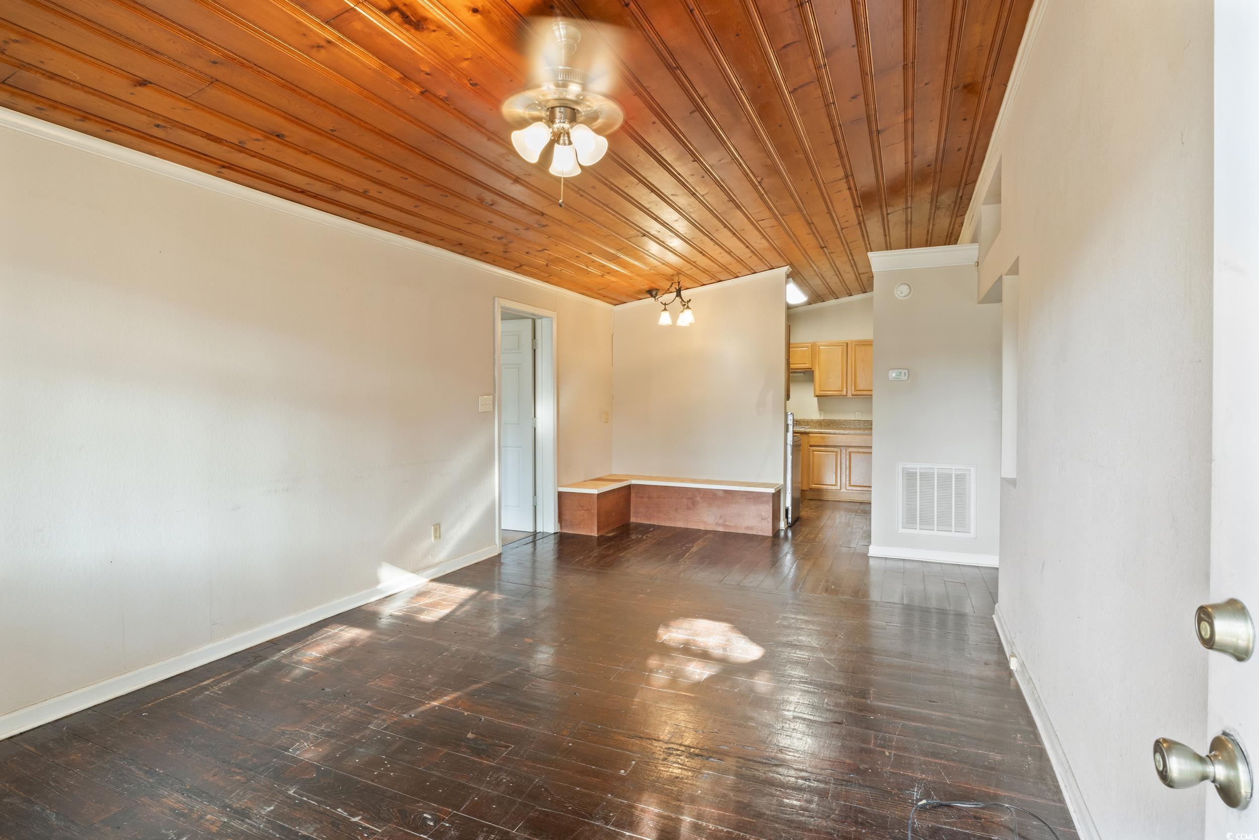 111 N Hollywood Dr. Unit: Unit A