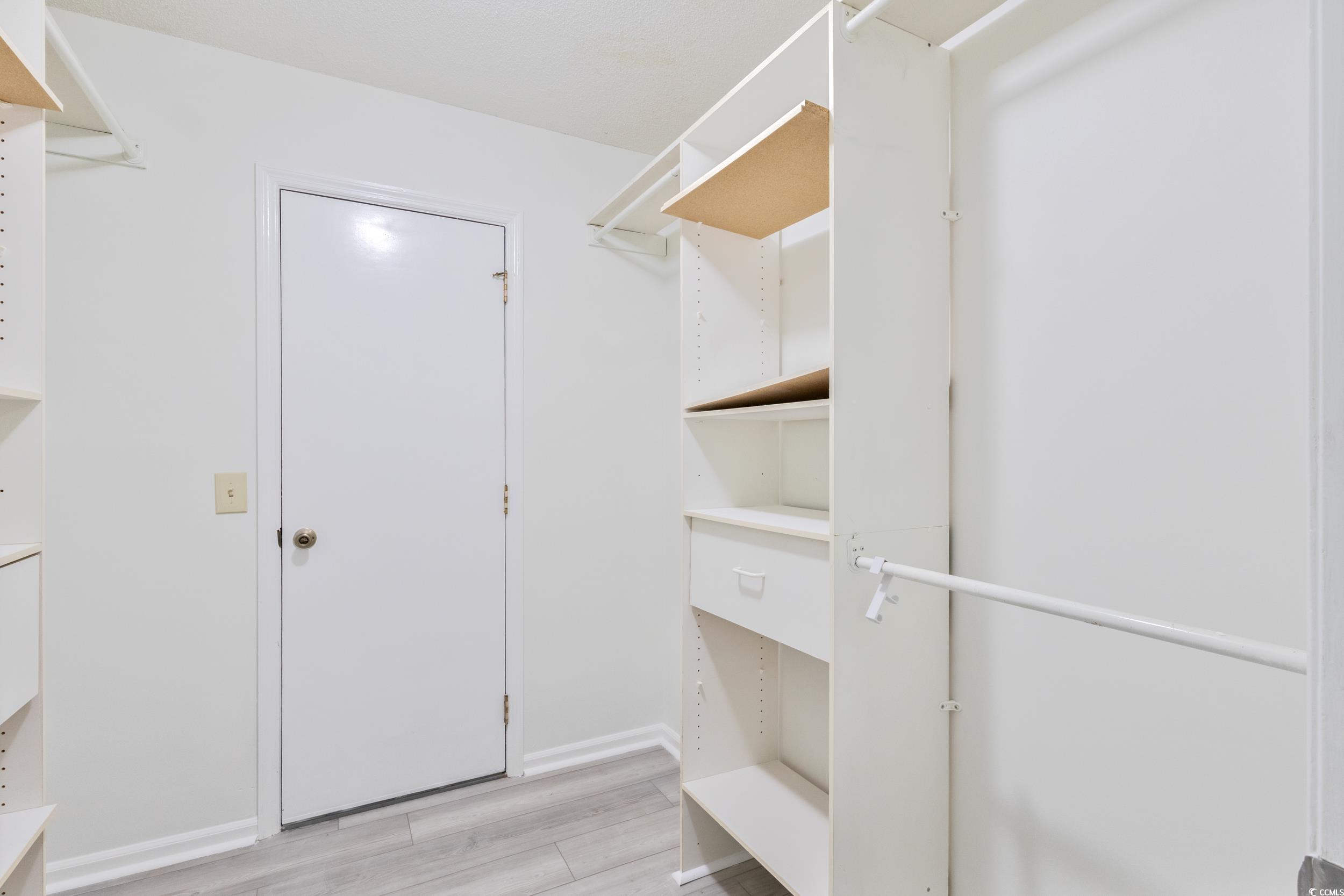 2112 Brunswick Circle