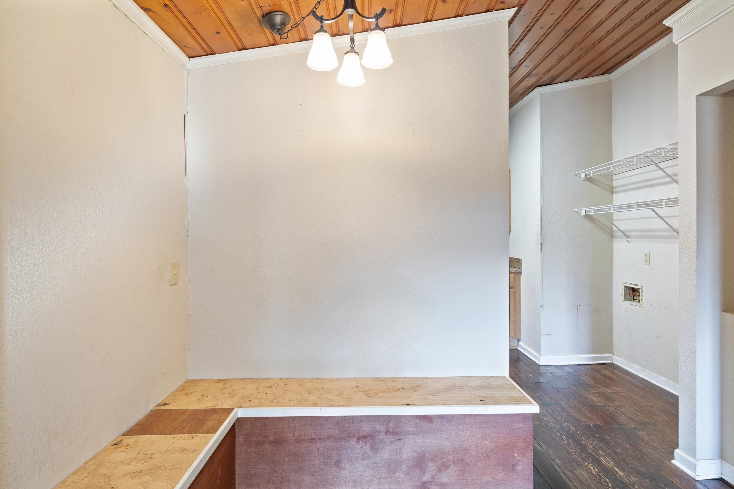 111 N Hollywood Dr. Unit: Unit B