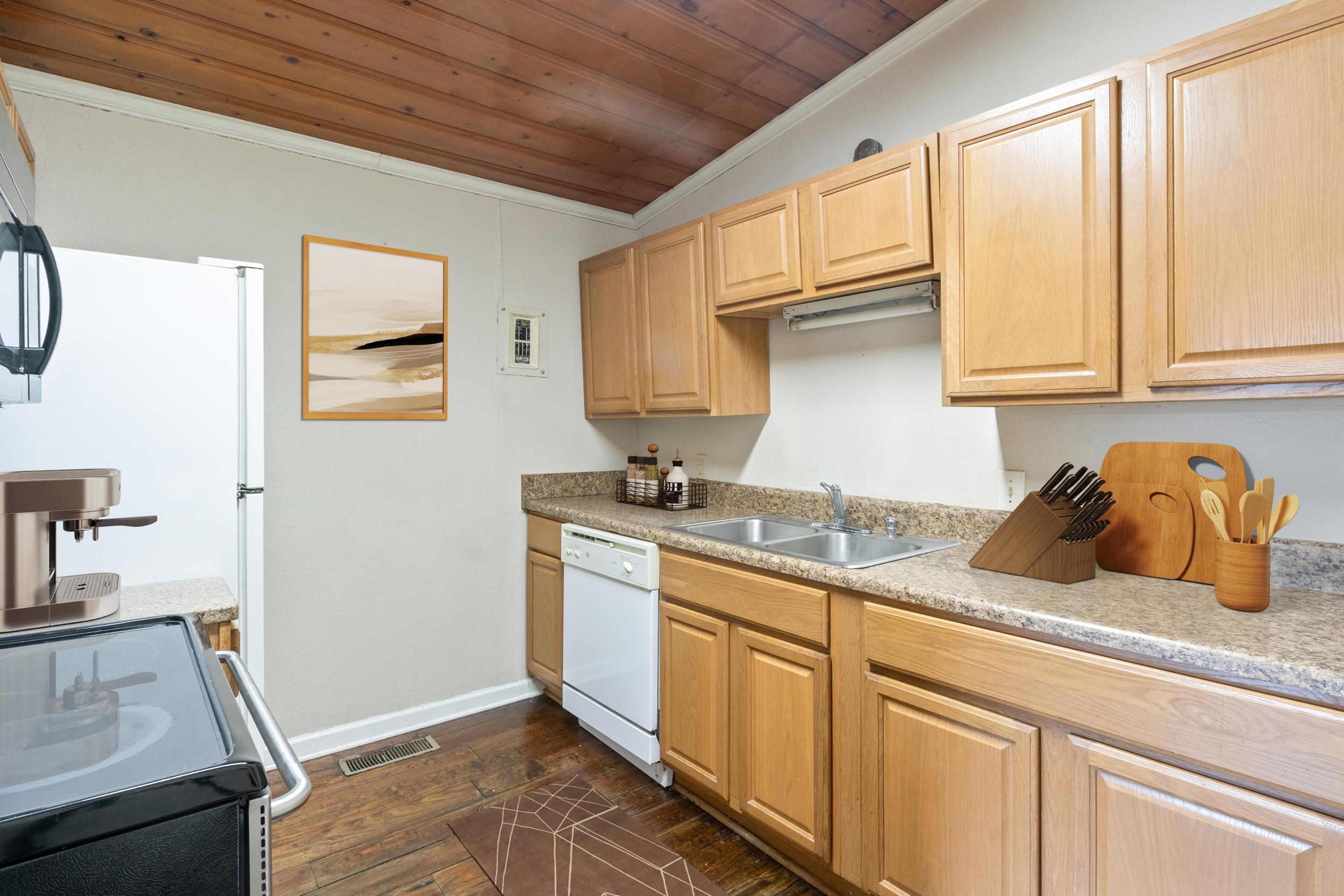 111 N Hollywood Dr. Unit: Unit B