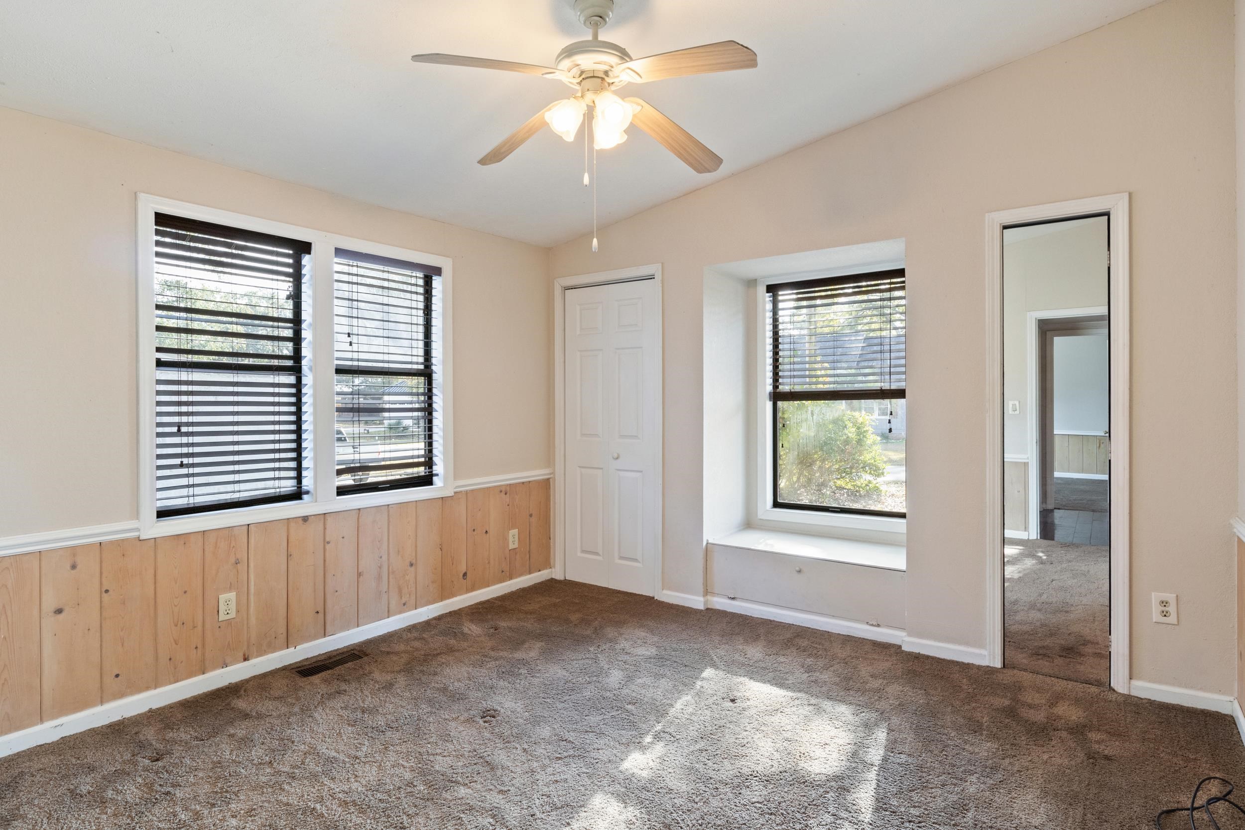 111 N Hollywood Dr. Unit: Unit B