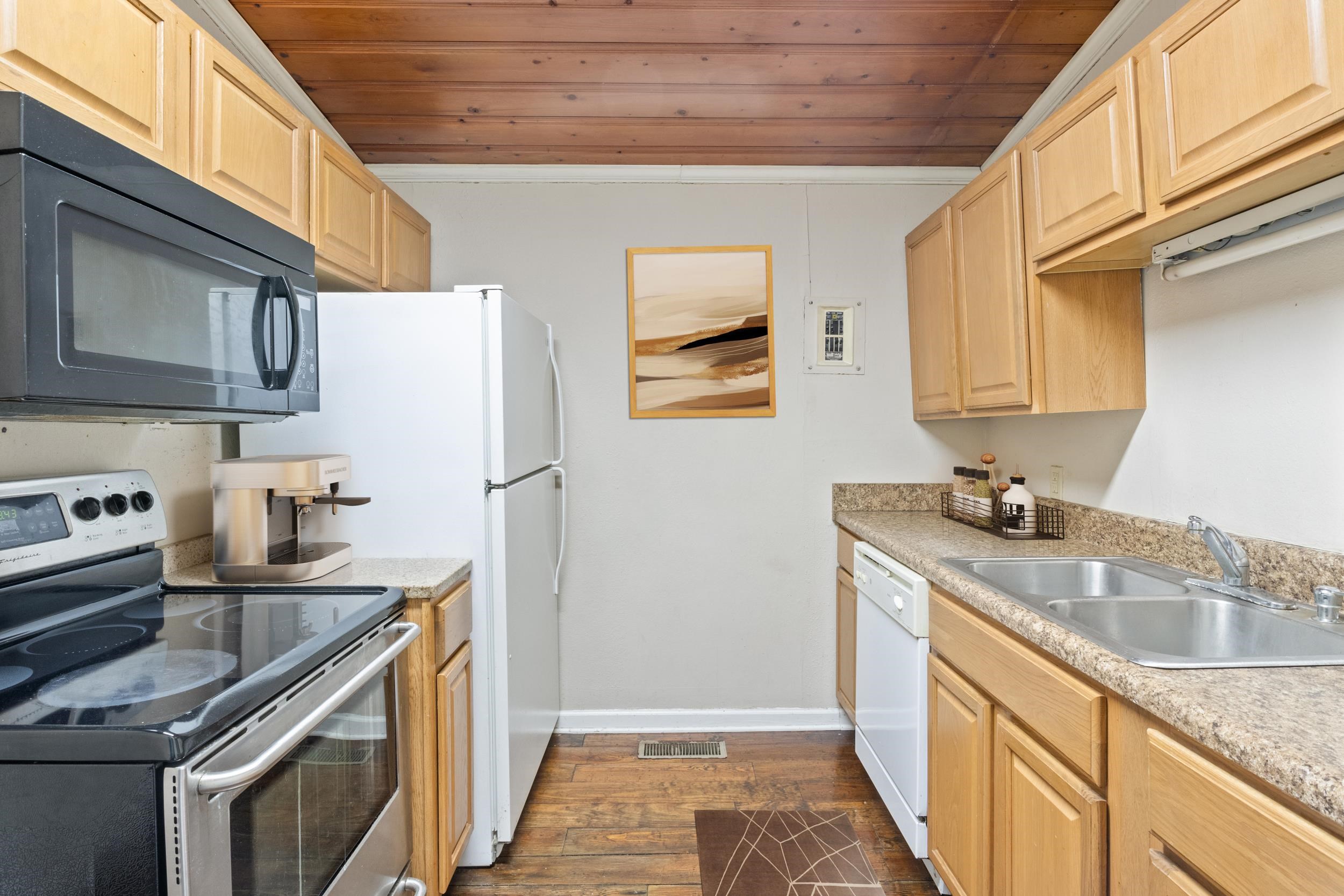 111 N Hollywood Dr. Unit: Unit B