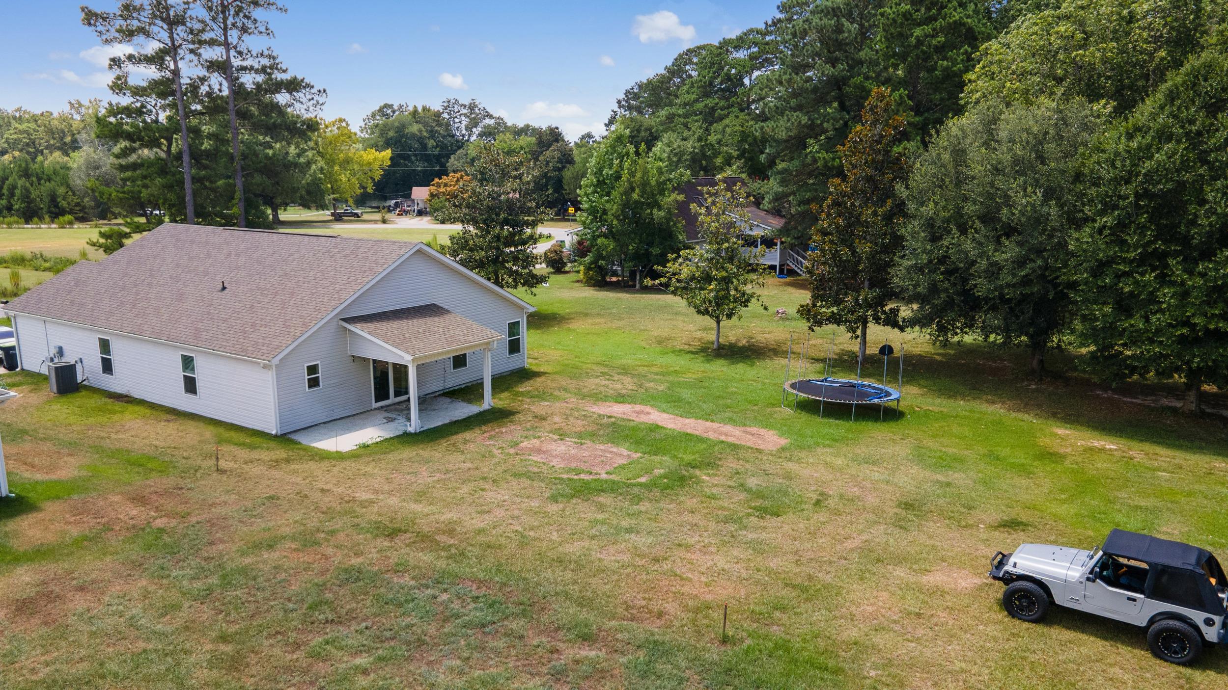 3911 Lake Dr.