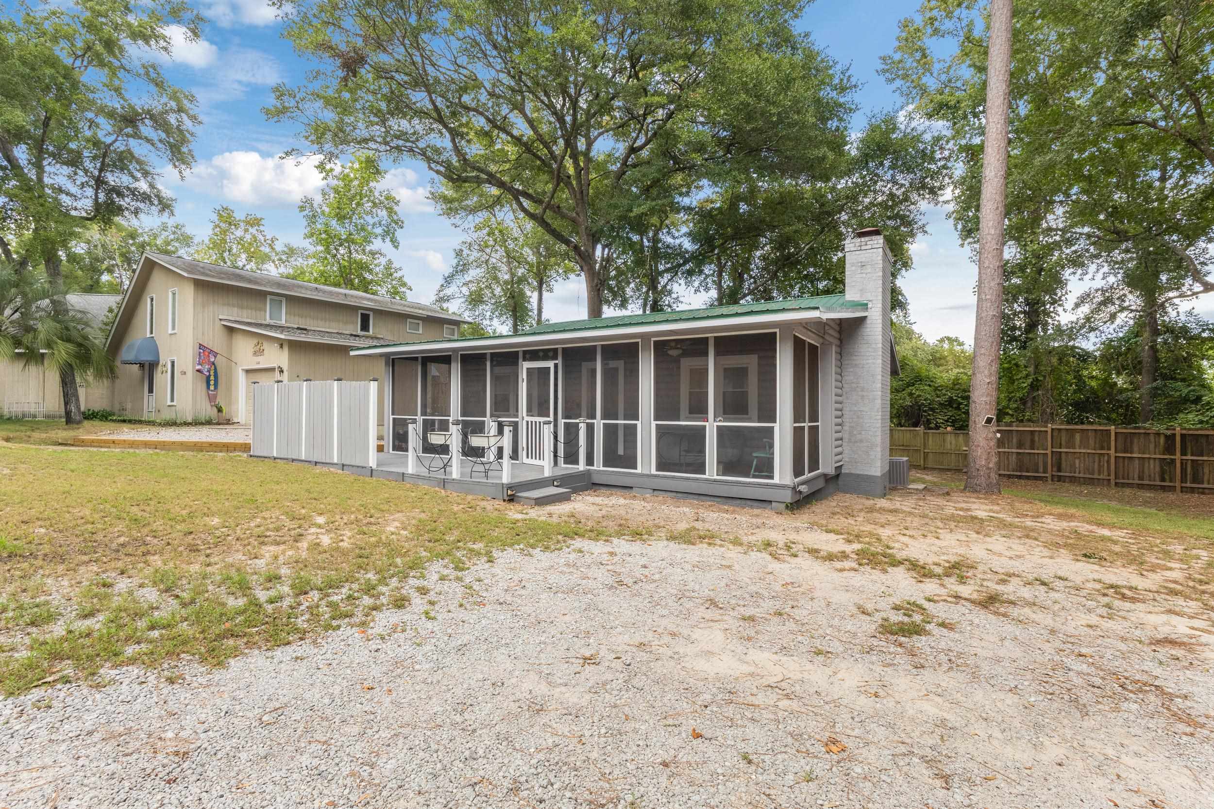 2220 Franklin Circle
