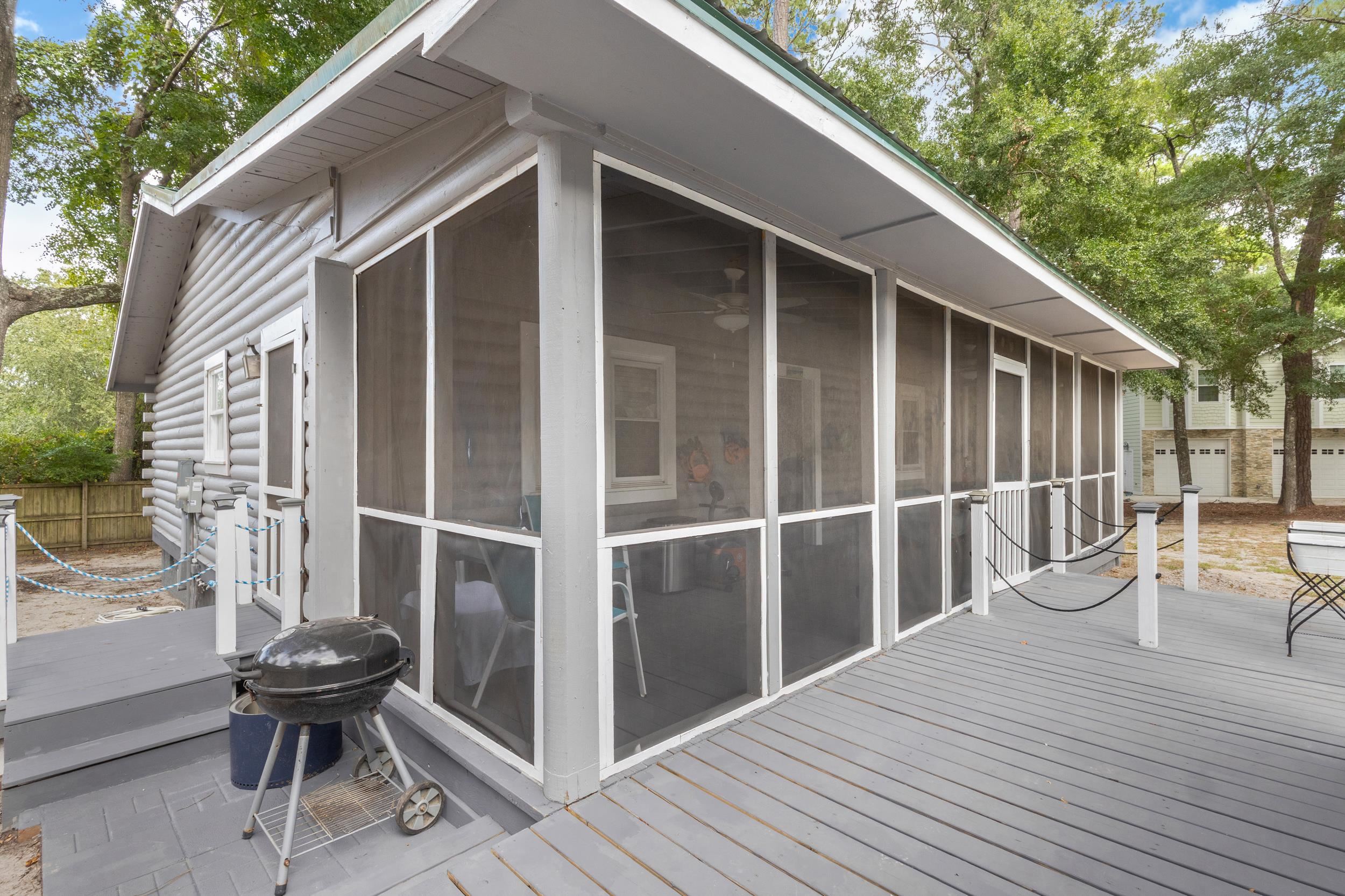 2220 Franklin Circle