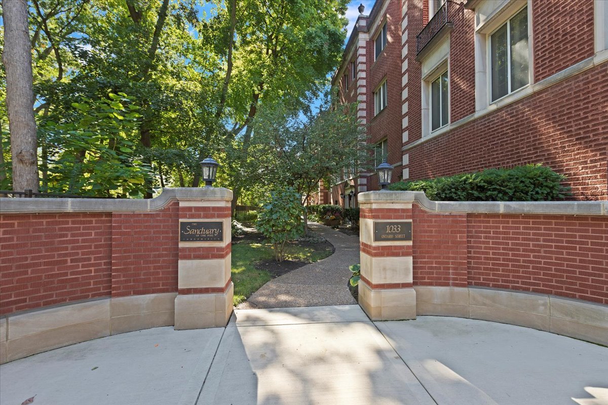 1033 Ontario Street Unit: 3ES