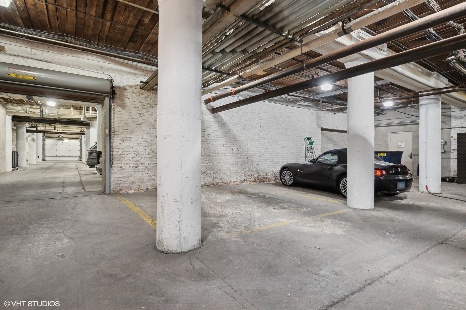 550 N Kingsbury Street Unit: 206