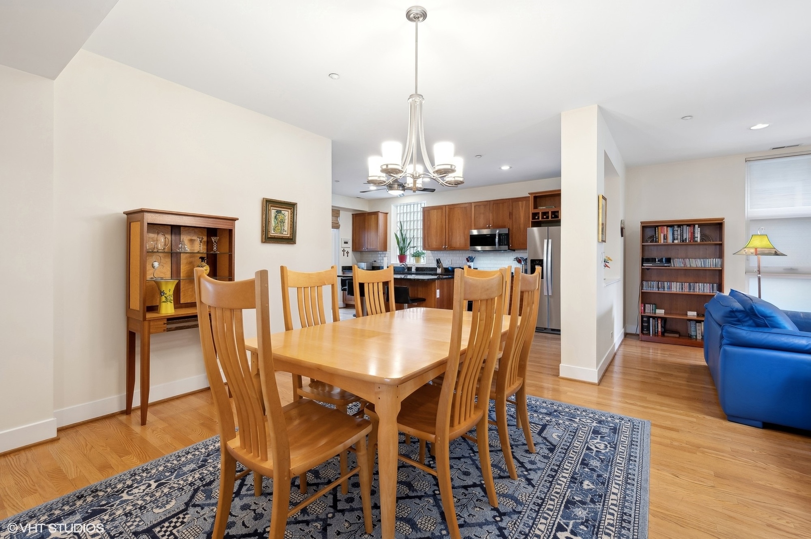 2515 Prairie Avenue Unit: 2E