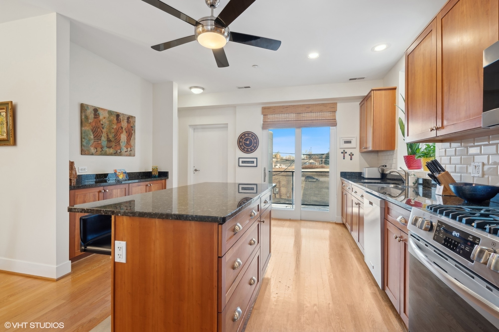 2515 Prairie Avenue Unit: 2E